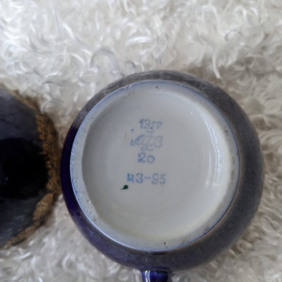 Lomonosov Porcelain Golden Frieze Cobalt 2 Tea Cups Saucers - 22 Karat Gold - Picture 2 of 11